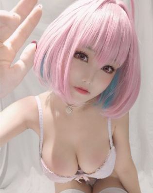 莫妮卡贝鲁奇亮相_720电影在线看